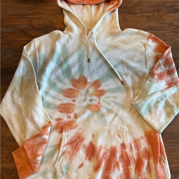 feat Tops - Tie-Dye Hooded Sweatshirt